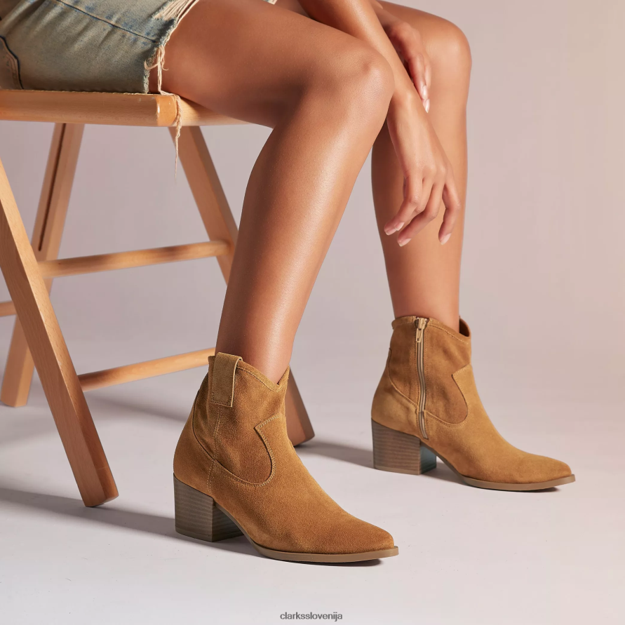 starejši rae D0T6P6383 tan semiša Clarks